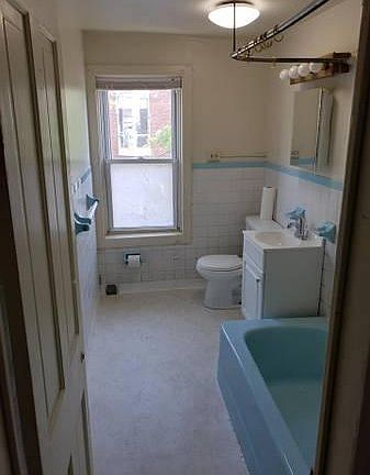 3rd image of 1001 S Franklin St