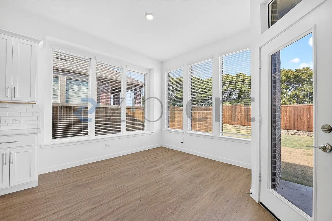 4 bed, 3.5 bath, 3181 sqft, $2,940 — Photo 3