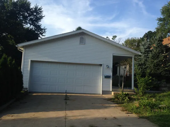 349 Glenn St, Barberton, OH 44203