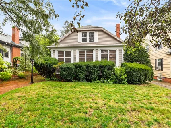 29 Roslyn Ave, Providence, RI 02908