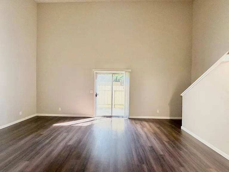 Cabernet Apartments & Duplexes — Photo 20