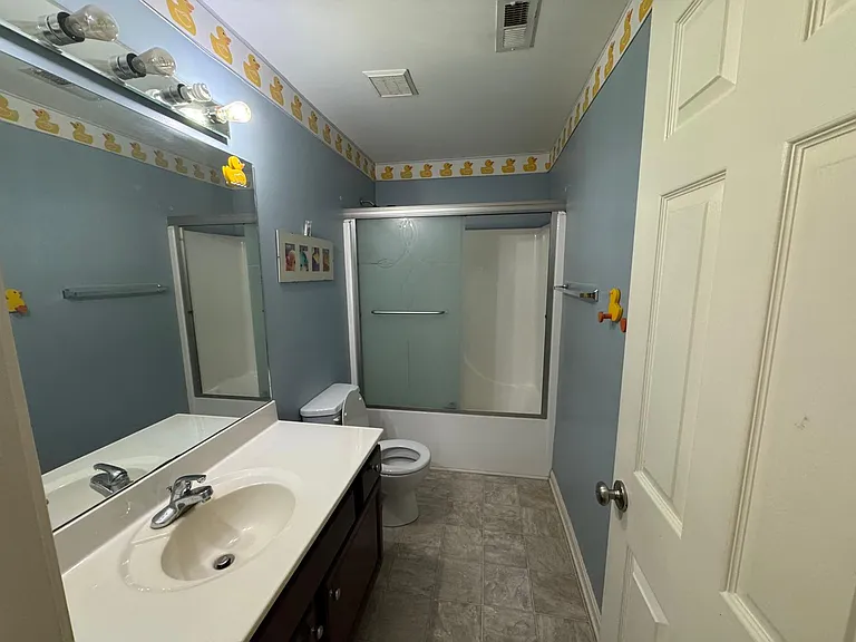 10916 Collington Dr — Photo 20