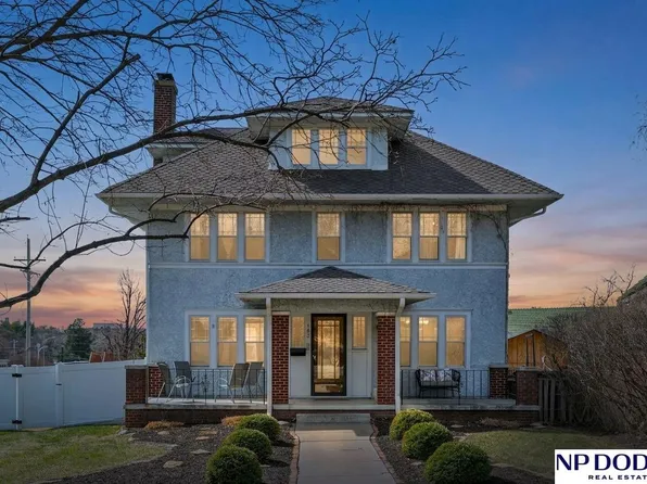 102 N 55th St, Omaha, NE 68132