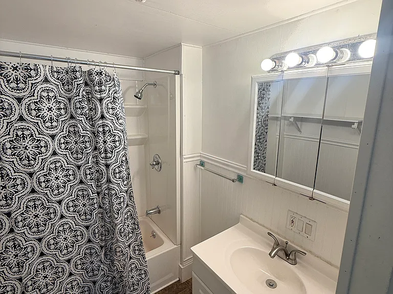 98 Central St #1 — Photo 29