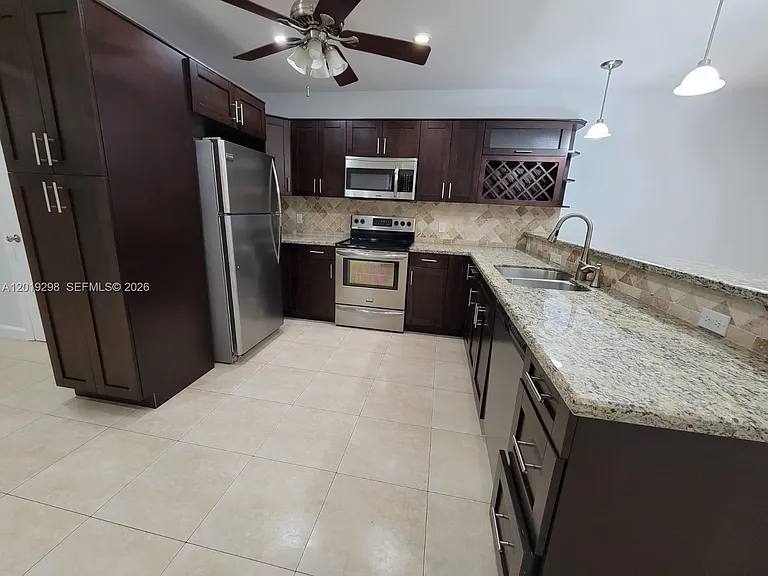5780 SW 61st St #5780 — Photo 3
