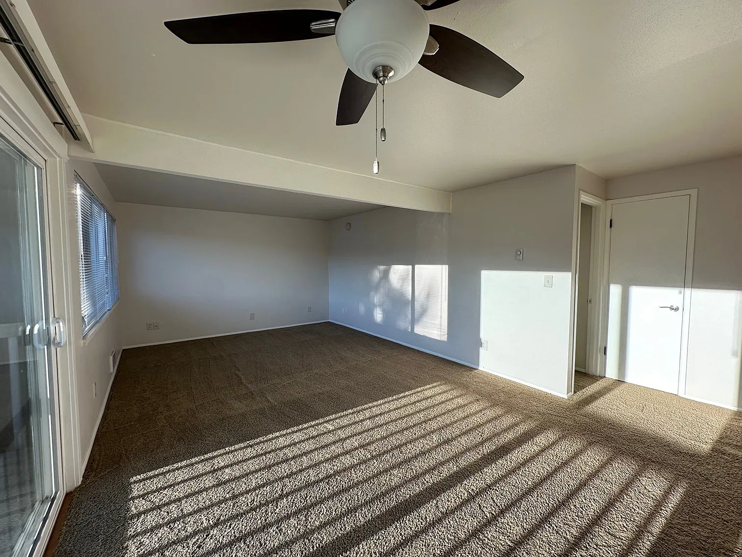 1 bed, 750 sqft, $2,045 — Photo 3