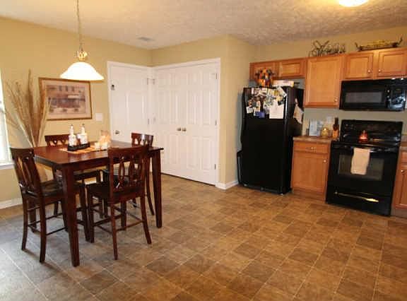 4th image of 1206 Bairdscorner Dr