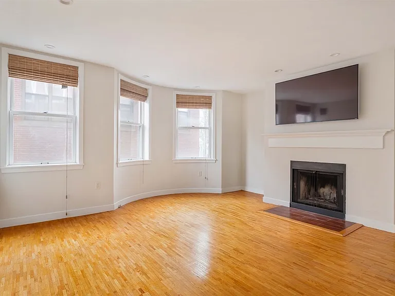 47 Harvard St #B205 — Photo 7