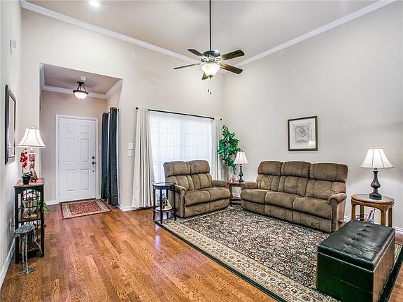 3rd image of 5888 Fairview Pkwy