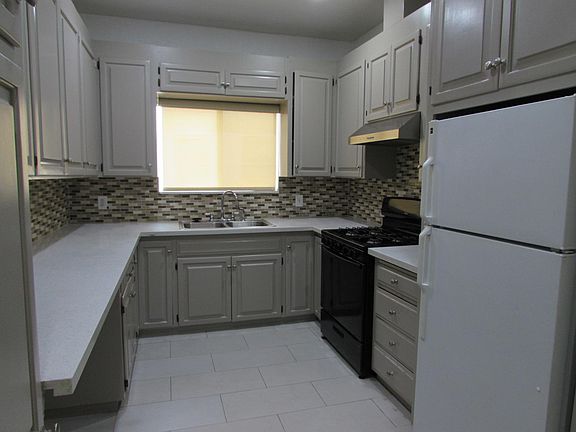 5th image of 360 N Curson Ave APT 4