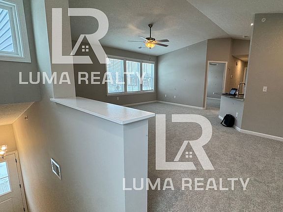 3rd image of 518 Glenhaven Way