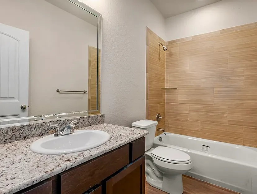 3 bed, 1294 sqft, $1,425 — Photo 3