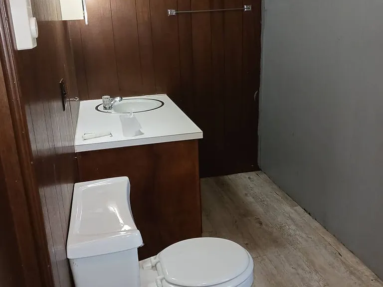 300 Norway Ave — Photo 5