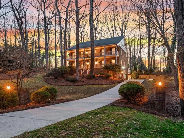 3829 Tangle Oak Dr, Clemmons, NC 27012