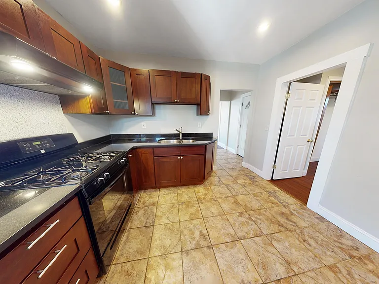 44 Fenton St #2 — Photo 4