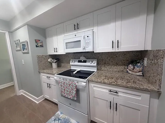2 bed, 2.0 bath, 1264 sqft, $7,500 — Photo 3