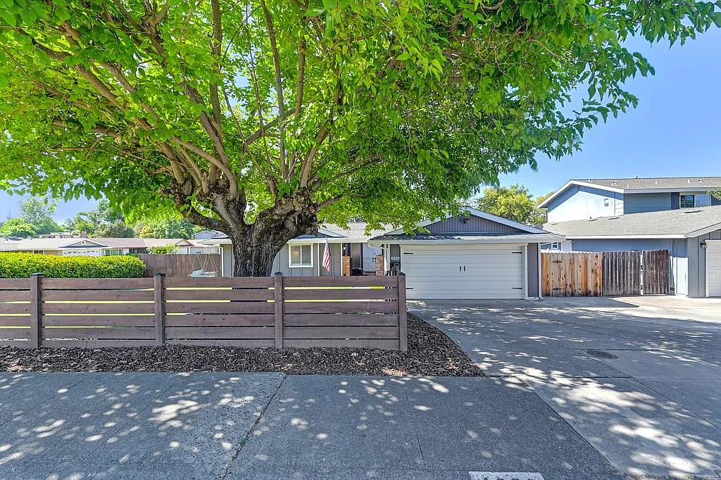 6828 Will Rogers Dr photo 1