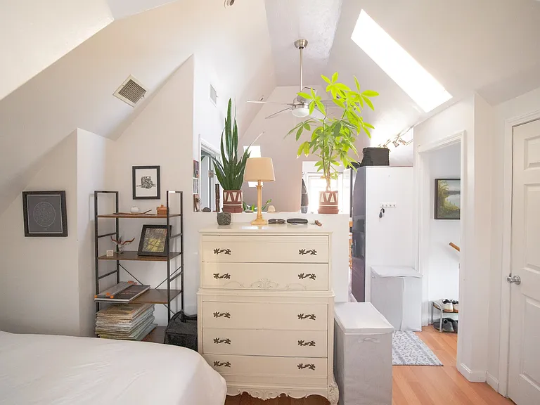 36 Montfern Ave #3 — Photo 4