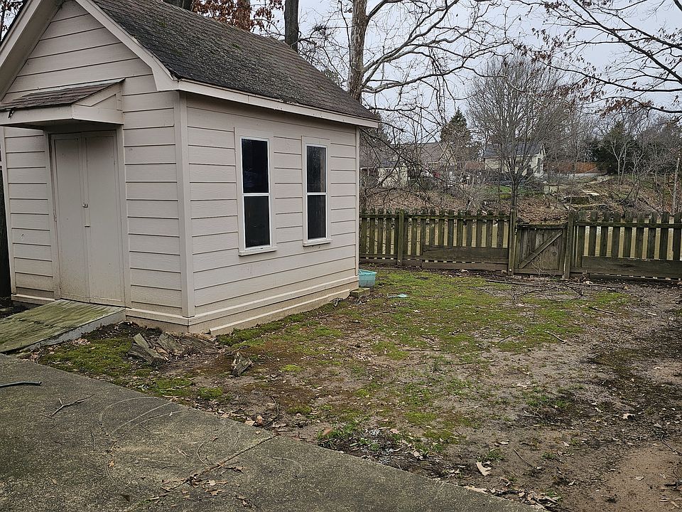 2nd image of 7115 Greenbriar Dr