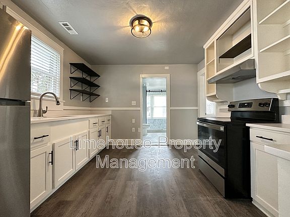 5th image of 2604 Pretty Lake Ave APT A
