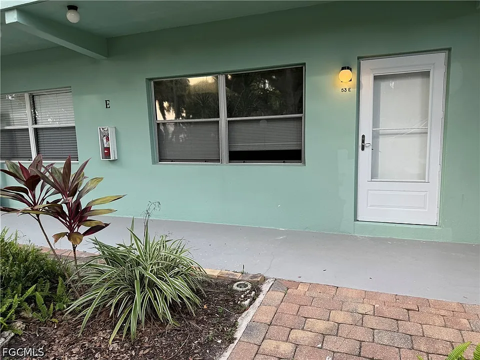3225 E Riverside Dr #54E