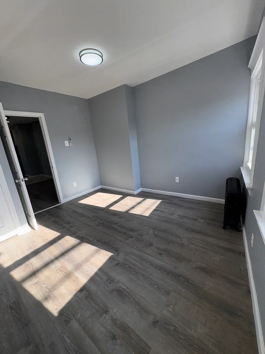Building Photo - 621 Grove St #2