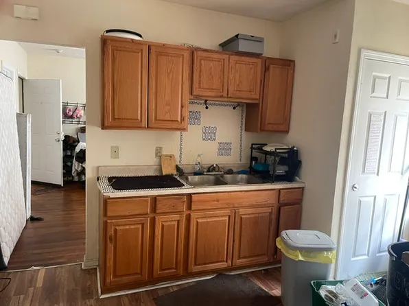 18 Clifton St #1, Worcester, MA 01610