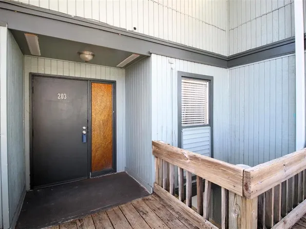 709 SW 75th St APT 203, Gainesville, FL 32607