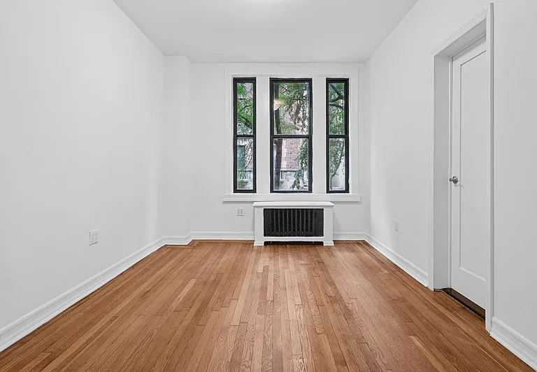 347 W 55th St #2F — Photo 4