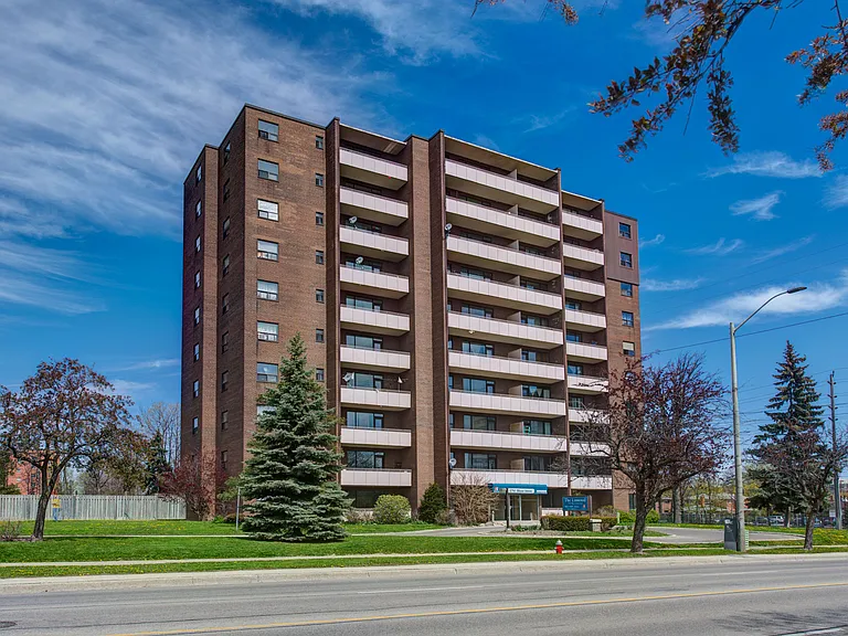 1785 Bloor St — Photo 29