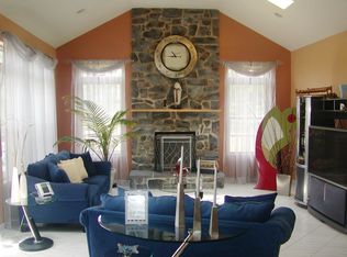 3 Bittersweet Dr, Cochranville, PA 19330