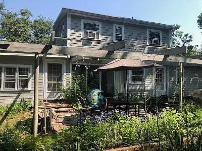 390 Brackett Rd — Photo 3