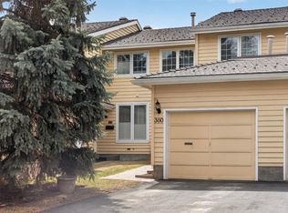 360 E Point McKay Gdns NW, Calgary, AB T3B 4V8