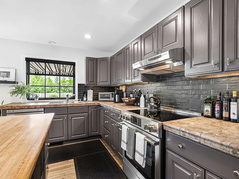 36 Rodman St — Photo 14