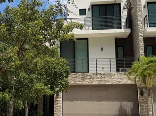 106 NE 16th Ave, Fort Lauderdale, FL 33301