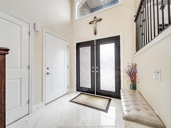 4th image of 1649 Barkley Ave