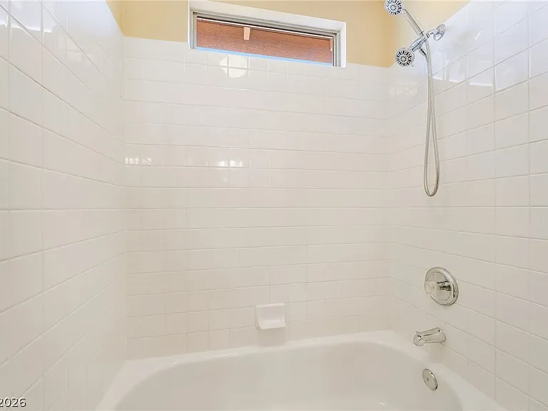 271 Pointe Ranier Ave — Photo 22