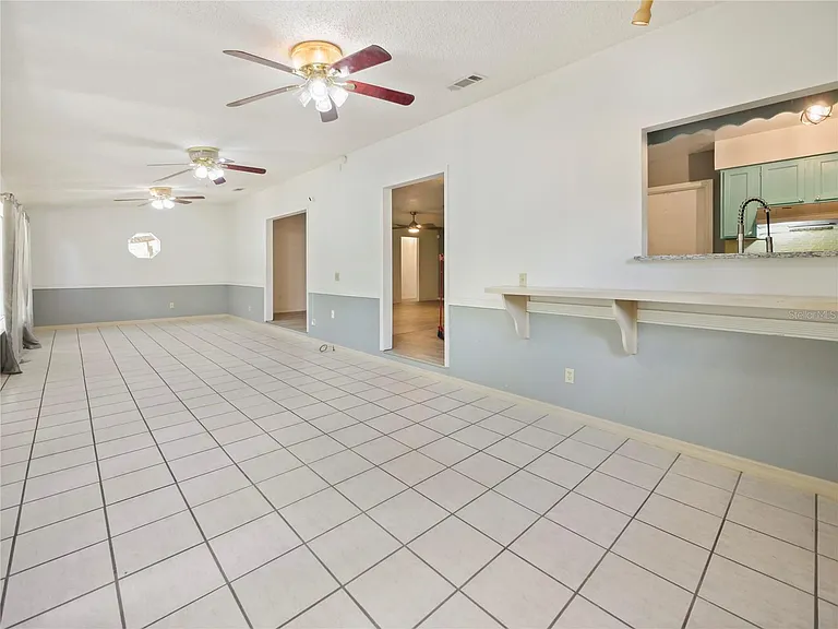 240 Maureen Dr — Photo 11