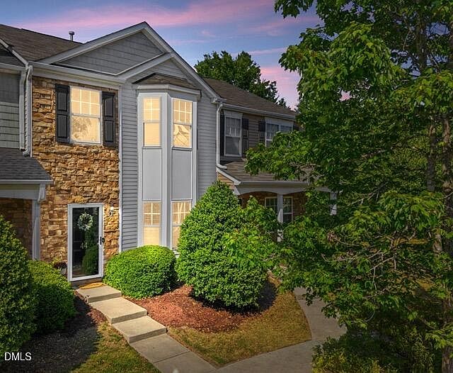 1st image of 44 Arbor Hill Pl