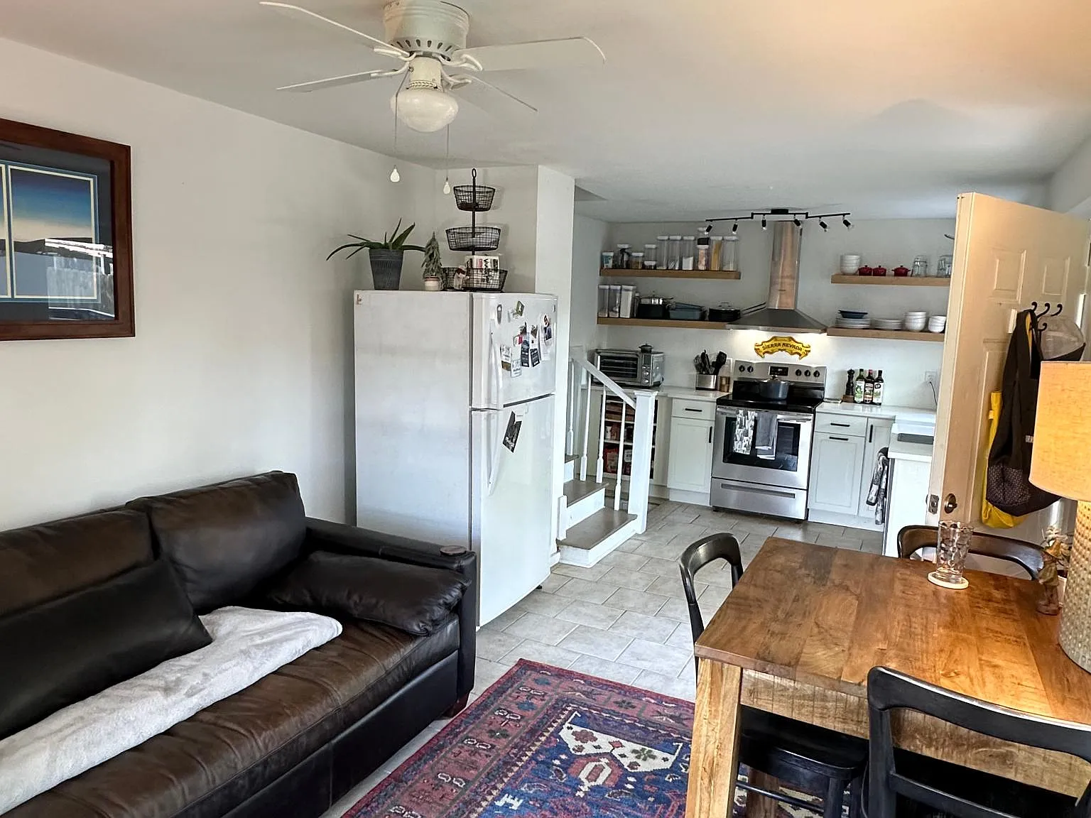 2 bed, 768 sqft, $1,900 — Photo 2