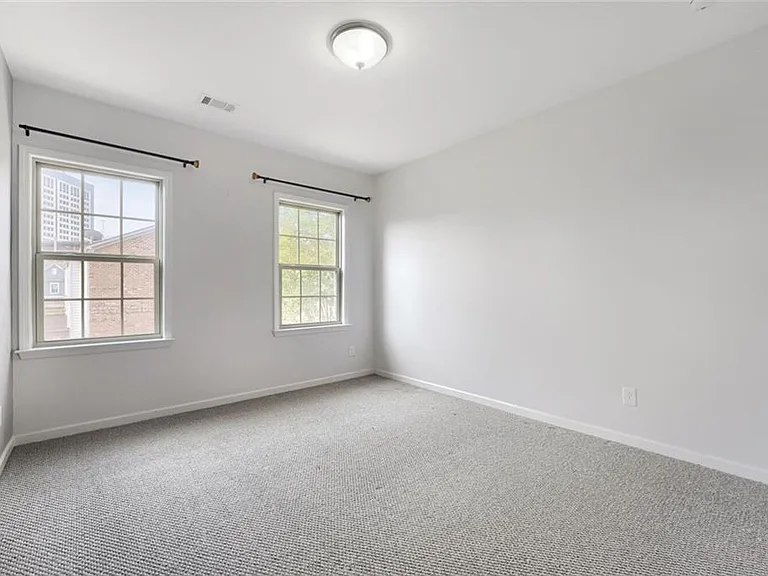 3585 Ashcroft Dr SE — Photo 20