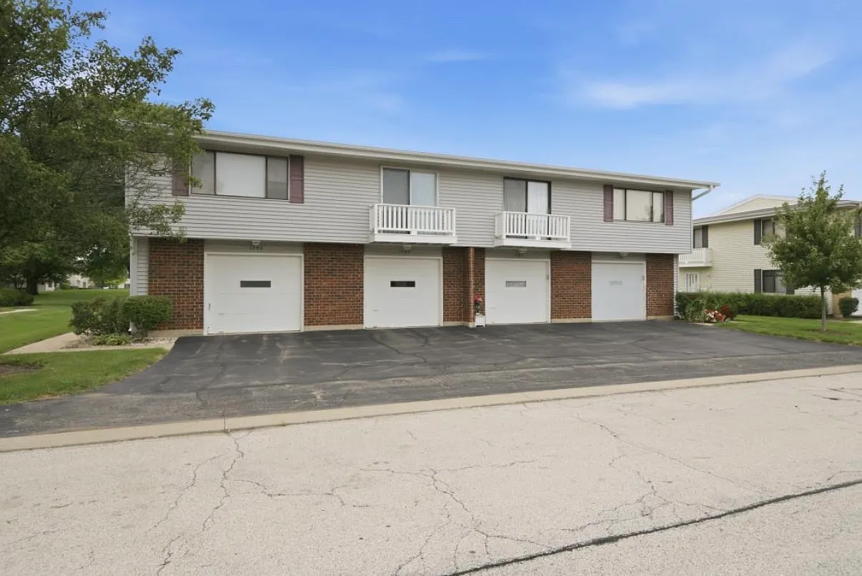 2 bed, 1000 sqft, $2,280 — Photo 2