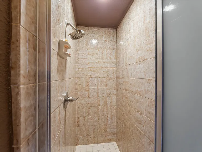 9714 Godstone Ln — Photo 18