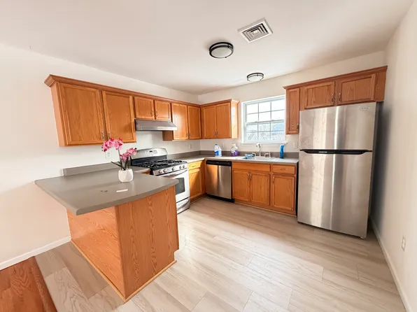 219 Mary Lou Ave #2F, Yonkers, NY 10703