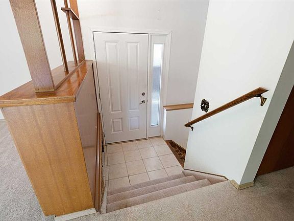 5th image of 3404 S Bulyea Cres NW