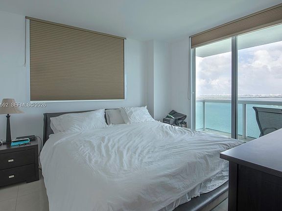 5th image of 1800 N Bayshore Dr Unit 220
