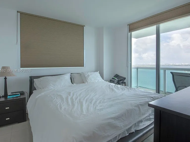 1800 N Bayshore Dr #220 — Photo 5