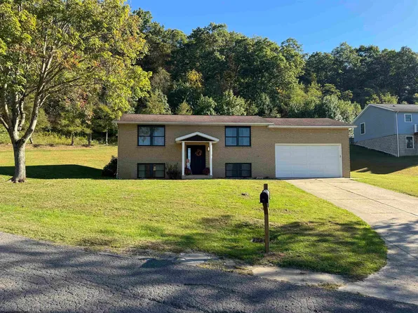 206 Tygart Dr, Philippi, WV 26416
