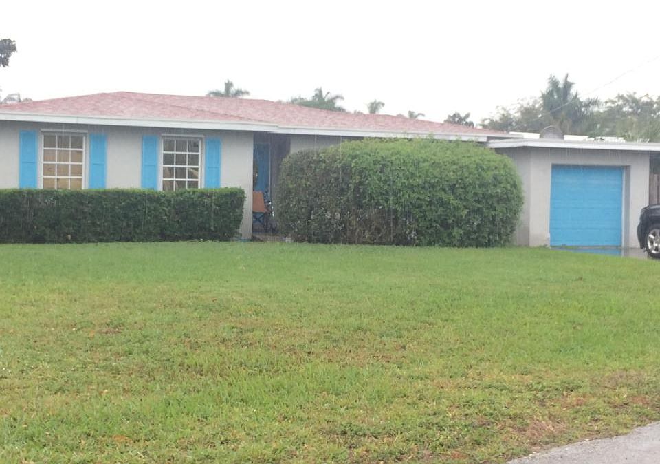 1st image of 1049 E Shore Dr