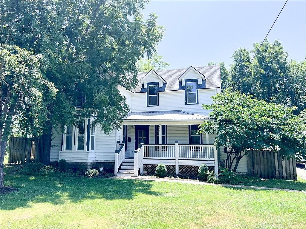 811 E Osage St, Paola, KS 66071 Zillow